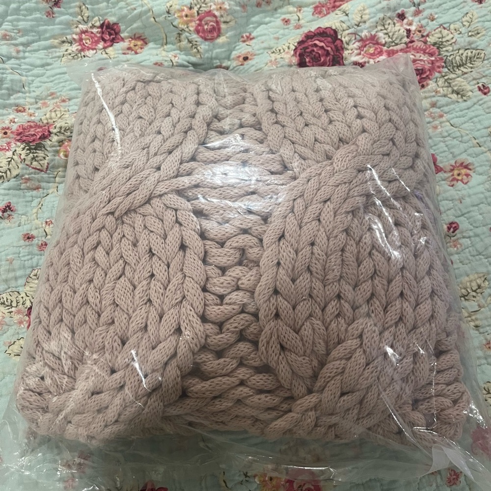 Decorative pillow NWT